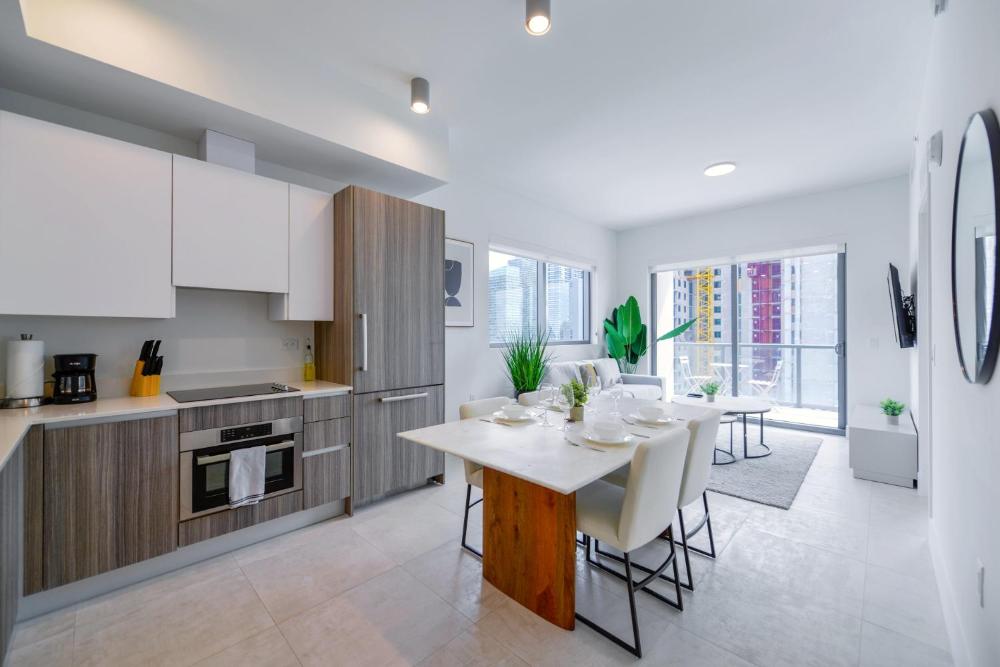 Condo with Amazing Views in the Heart of Brickell